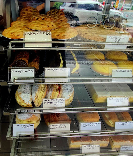 Lee's Cakes & Pastries Bakery Palm Beach - Hospitality and gastronomy