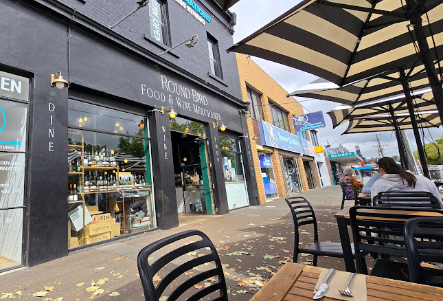 Opinii despre Round Bird Food & Wine Merchants în Lilydale - Hospitality and gastronomy