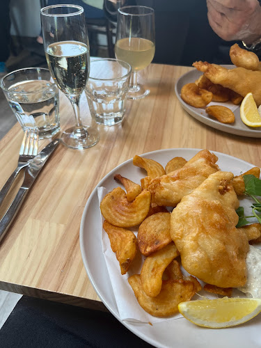 Comentarii opinii despre Stables Cafe and Bar