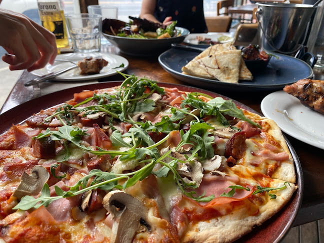 Comentarii opinii despre Breeze Cafe & Bar