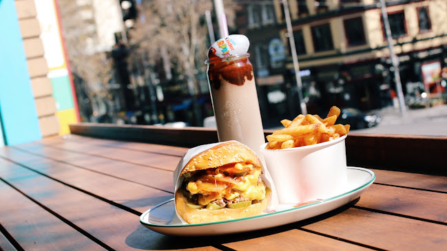 Grand Trailer Park Taverna - Hospitality and gastronomy