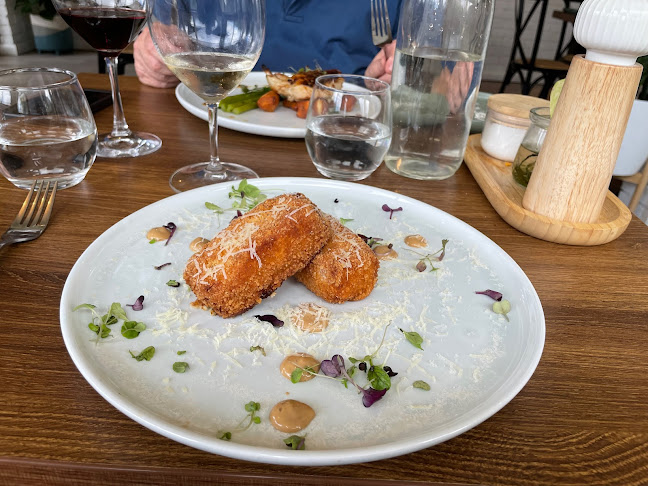 Lakeside Kiosk & Cafe