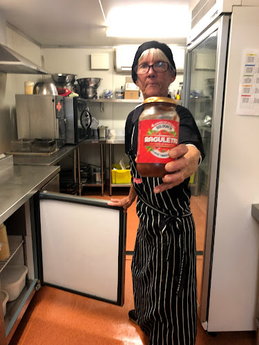 Comentarii opinii despre Oasis Deli