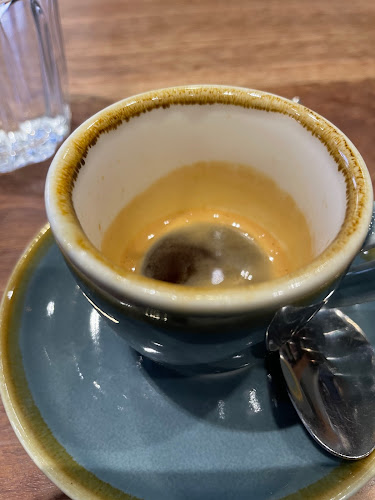 Comentarii opinii despre Atlas Cafe