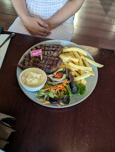 Opinii despre Centenary Tavern în Middle Park - Hospitality and gastronomy