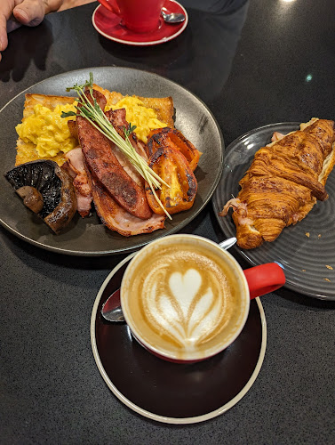 Opinii despre Bang & Grind Café Spence St. în Cairns City - Hospitality and gastronomy
