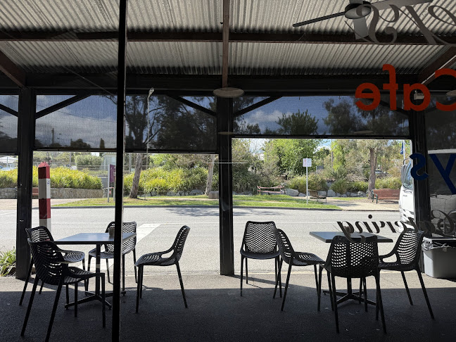 Brewsters Foodstore & Cafe