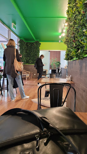 Comentarii opinii despre Raw Space Cafe