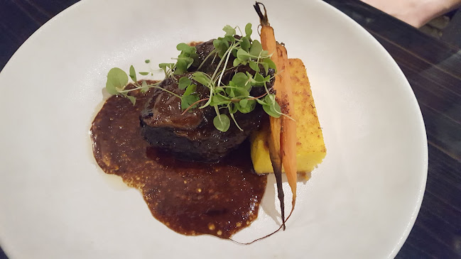 Cossies Poolside Bar and Bistro - Hospitality and gastronomy