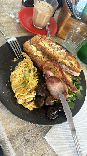 Grind Cafe - Noosaville