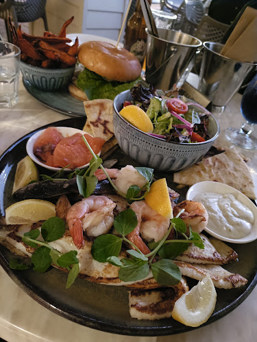 Breeze Cafe & Bar - Hospitality and gastronomy