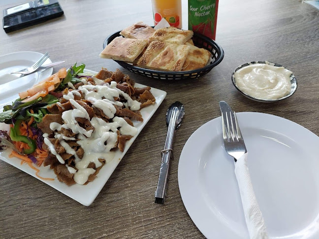 Comentarii opinii despre Mustafa's Kebabs Drive Thru