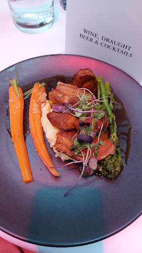 Royal Melbourne Hotel - Hospitality and gastronomy