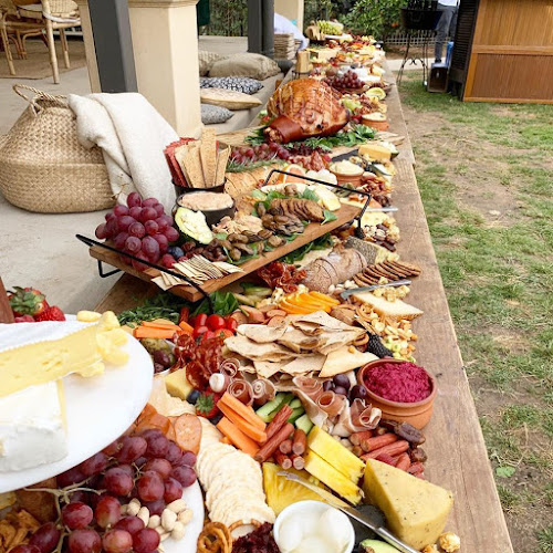 TABLE AND GRAZE - Hospitality and gastronomy