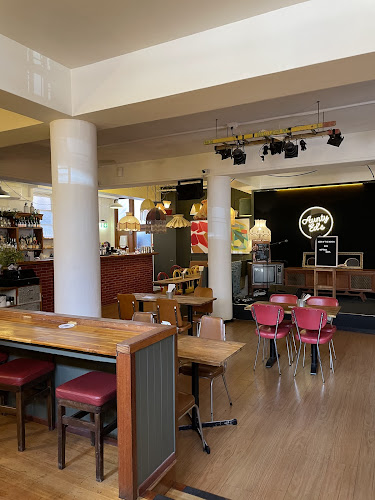 Comentarii opinii despre Aunty Ed's Restaurant and Bar