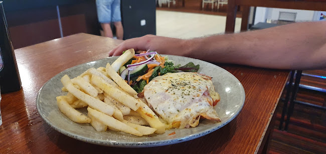 Opinii despre Centenary Tavern în Middle Park - Hospitality and gastronomy