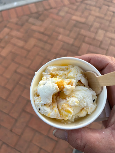 Comentarii opinii despre The Natural Waffle Ice Cream Parlour Old Bar