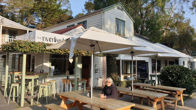 Riverbank Cafe - Hospitality and gastronomy