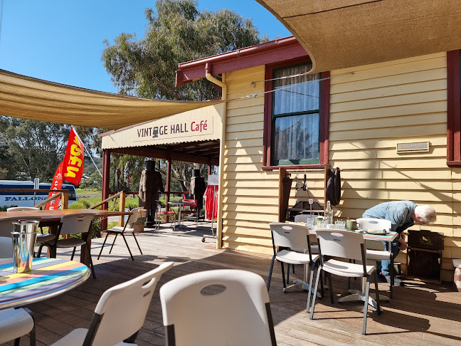 Comentarii opinii despre Vintage Hall Cafe