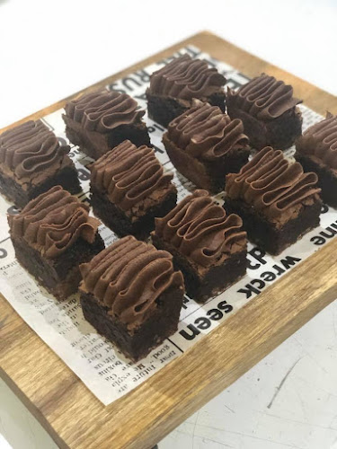 Louisa's Cake Boutique - Tatura