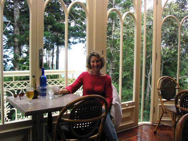 Comentarii opinii despre Poets Cafe