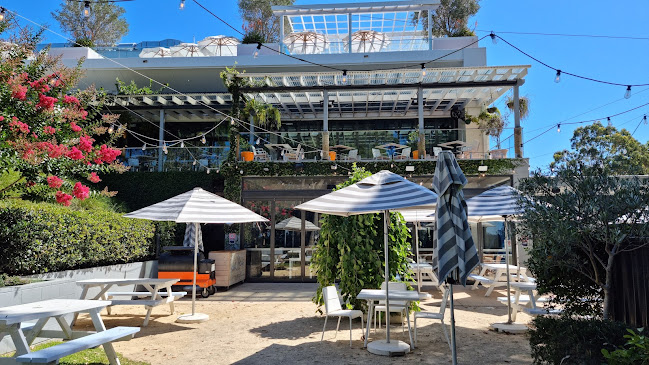 Comentarii opinii despre Cheeky Dog