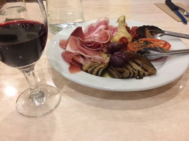 Lupa Woodfired Pizza - Hospitality and gastronomy