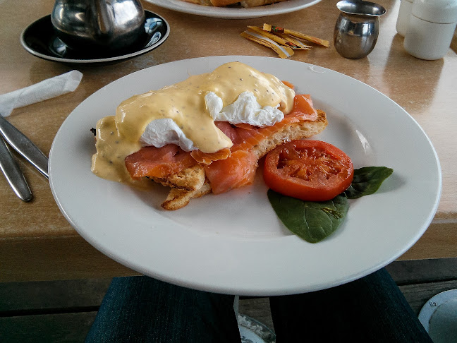 4 Tay Ave, Caloundra QLD 4551