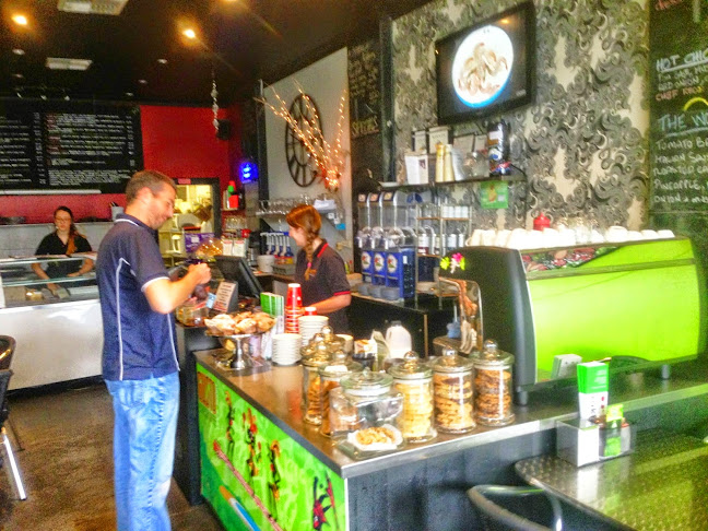 16 Letchworth Centre Ave, Salter Point WA 6152