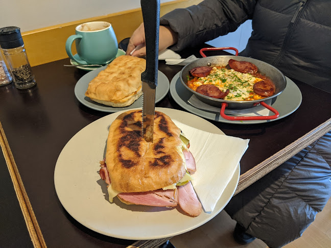 Comentarii opinii despre Melita Coffee Lounge