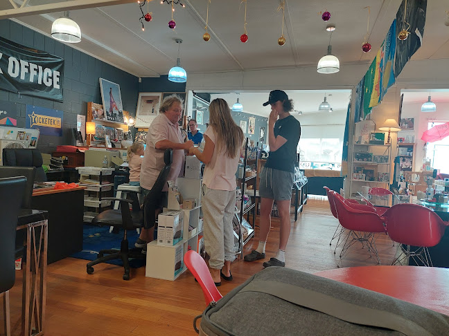 Opinii despre Cafe Next Door / CD Centre în Kings Meadows - Hospitality and gastronomy