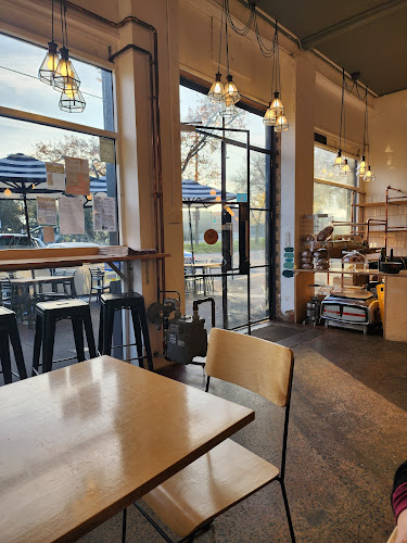 Round Bird Food & Wine Merchants - Lilydale