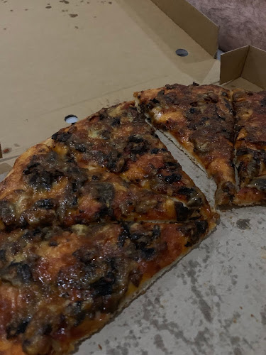 Tippy's Pizza - Hospitality and gastronomy