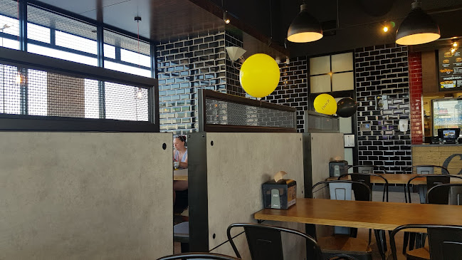 Carl's Jr. Melton - Hospitality and gastronomy