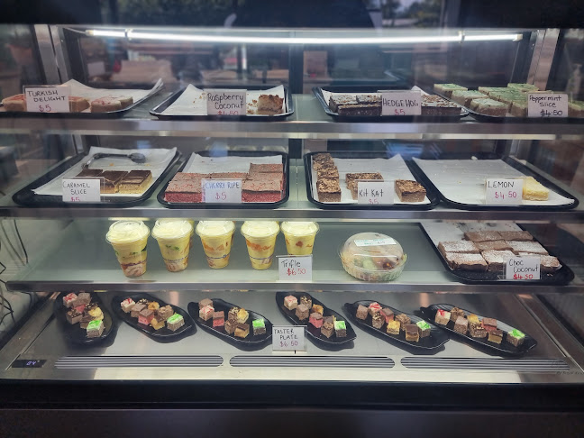 Meander Store & LPO, Meander Bridge Cafe - Hospitality and gastronomy