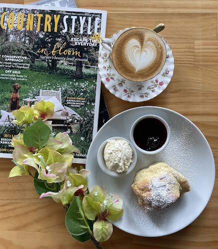 Opinii despre Boulevarde Cafe Larder Gifts and Fragrances în Toronto - Hospitality and gastronomy