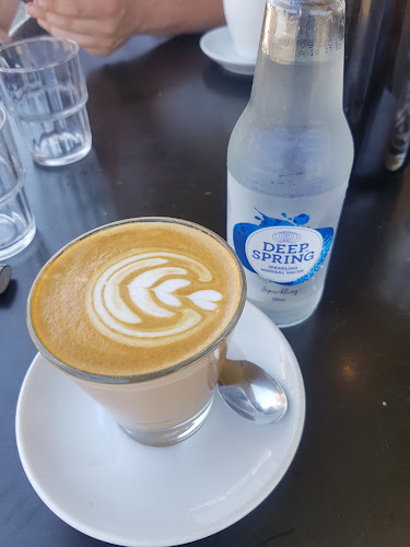 La Vallee Cafe Essendon - Hospitality and gastronomy