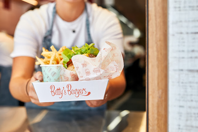 Comentarii opinii despre Betty’s Burgers