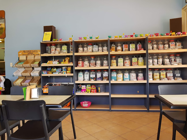 Oggies Ice Cream Cafe - Hospitality and gastronomy