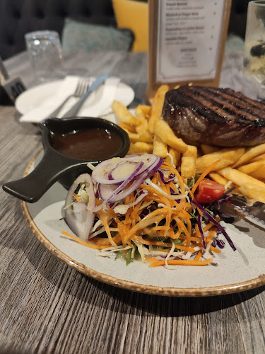 Opinii despre The Brook Bar & Bistro în Ellenbrook - Hospitality and gastronomy