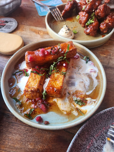 75 Surf Parade, Broadbeach QLD 4218