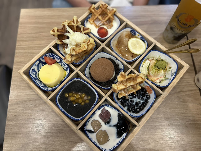 BlackBall ChinaTown - Hospitality and gastronomy