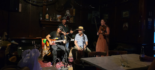 Two Fingers Bar - Hospitality and gastronomy