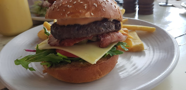 2/4 National Circuit, Barton ACT 2600