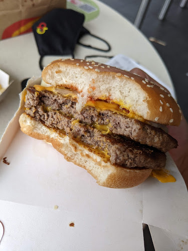 Comentarii opinii despre McDonald's M4 West