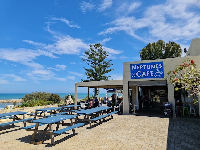 Neptune’s Cafe - Hospitality and gastronomy