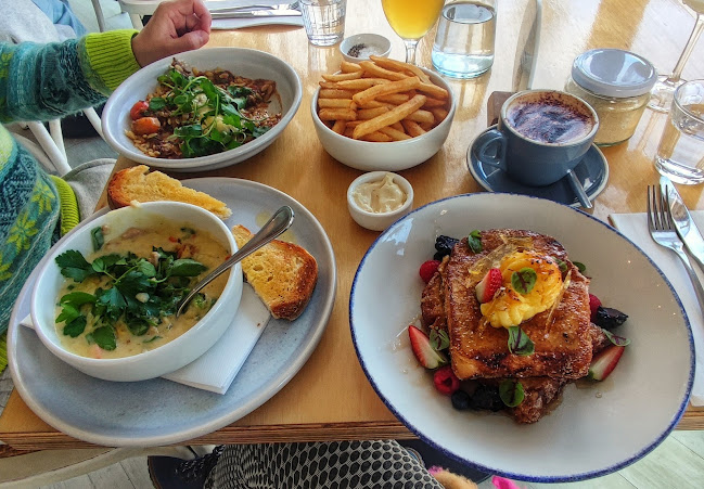 201 Esplanade, Lakes Entrance VIC 3909