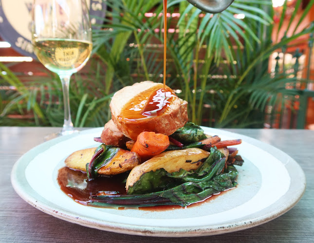 Gosnells Hotel - Hospitality and gastronomy