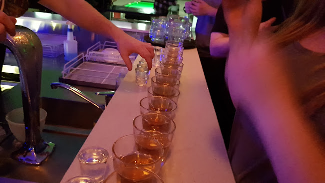 Slate Pool Lounge - Geelong