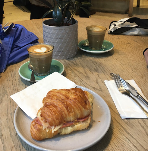 Ground Floor, Shop 4/190 Queen St, Melbourne VIC 3000